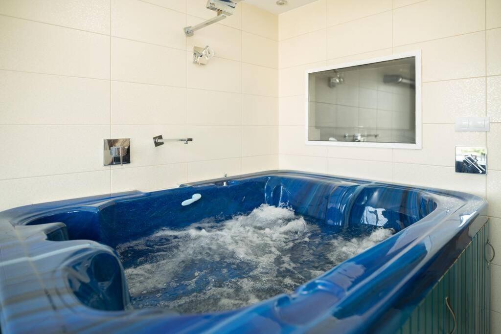 Martonfalvi Penthouse W Jacuzzi 데브레첸 외부 사진